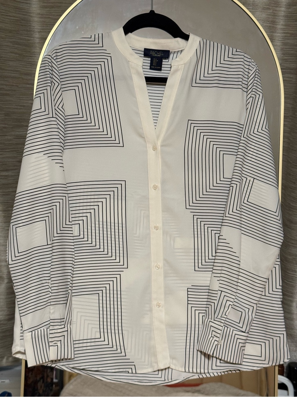 Rachel Roy White Button-Front Shirt Blouse with Black Geometric Print